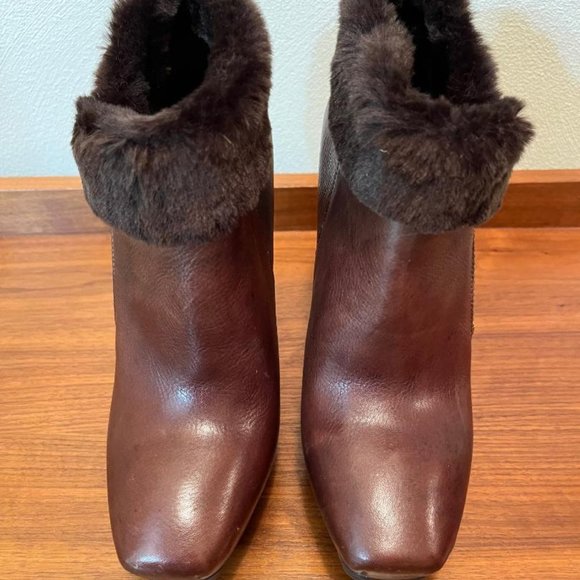 Guess women's brown Ankle Bootie 4" stiletto heel faux fur trim side zip size 7 - Picture 3 of 7